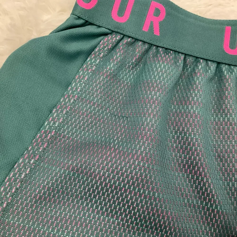 Under Armour Women’s Heat Gear‎ Loose Fit Running Shorts - Size Small